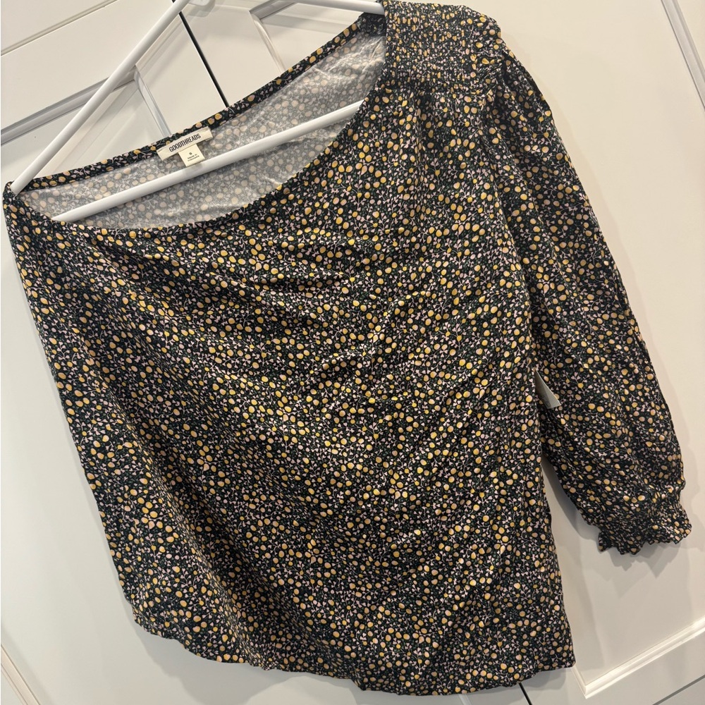 NWT Goodthreads Women’s Size S Black and Gold Patterned Blouse